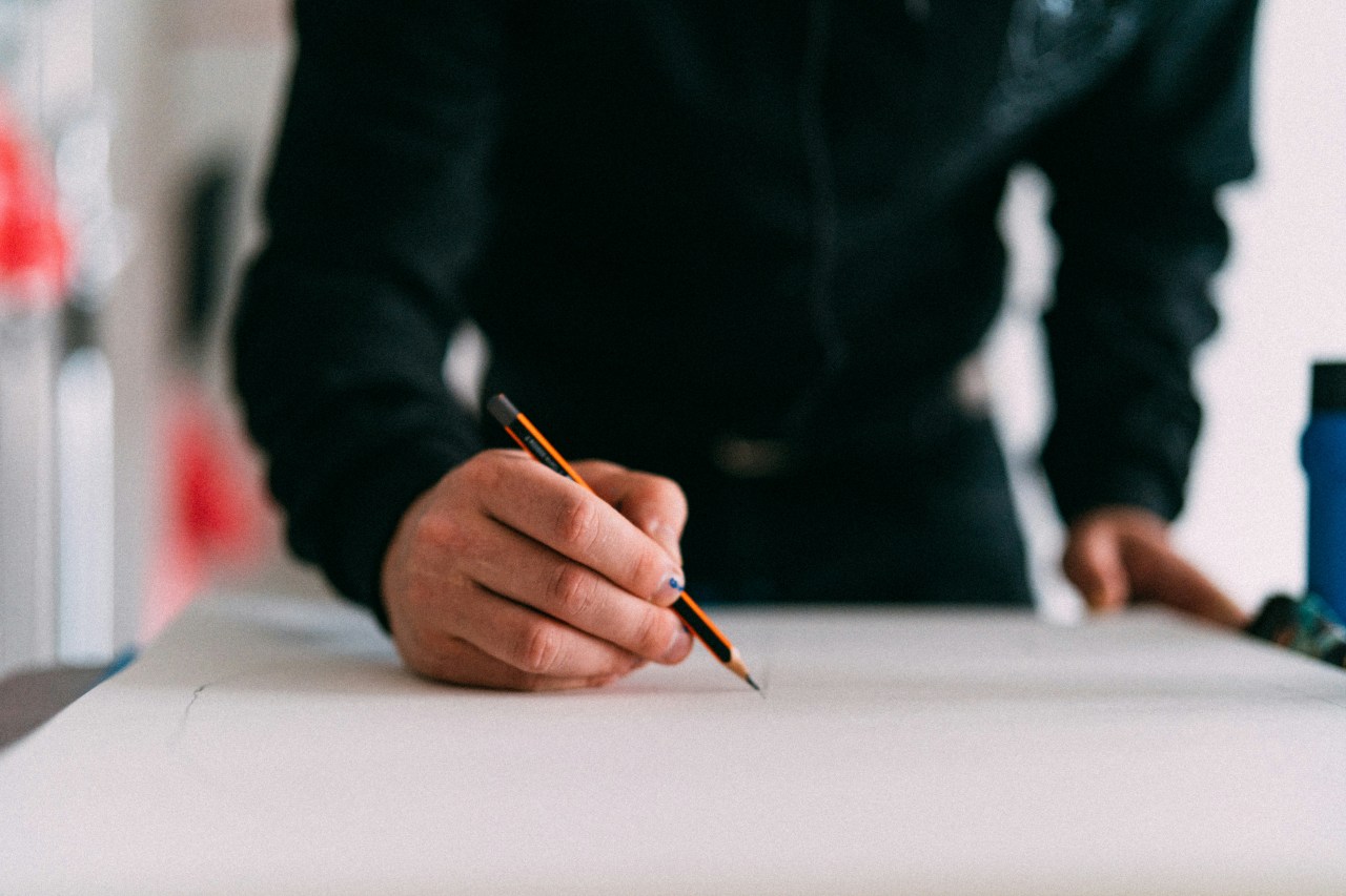 Pelajari dasar hukum SLF, prosedur pengurusan, masa berlaku, sanksi, serta peran konsultan SLF dalam memastikan bangunan laik fungsi dan legal.